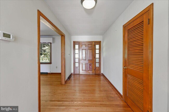 Foto del edificio - 150 E Hillendale Rd