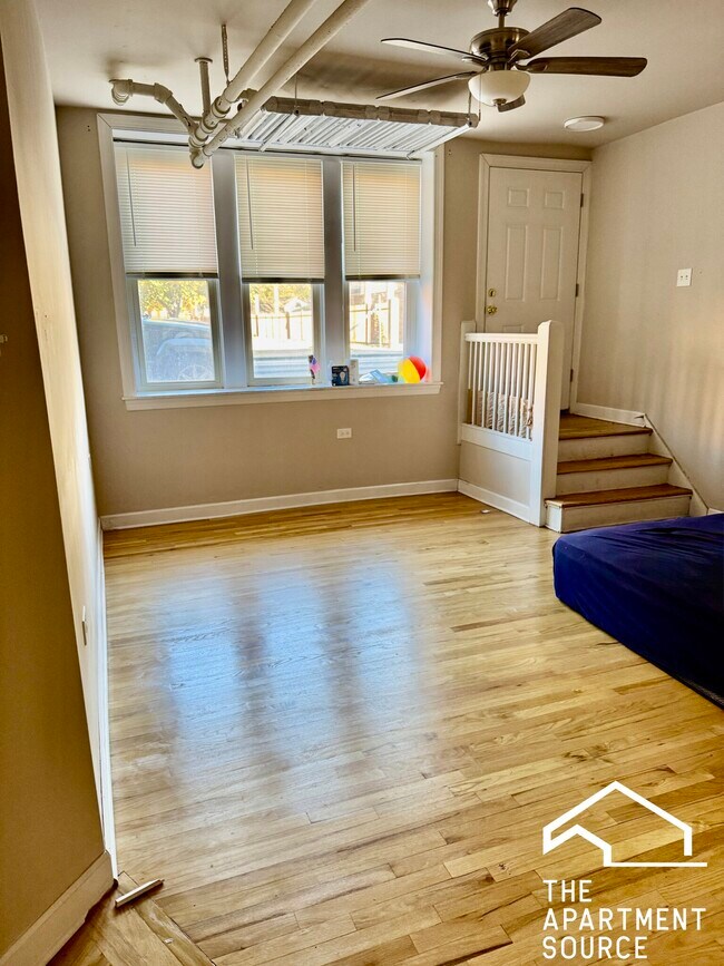 Foto del edificio - 4265 W Addison St