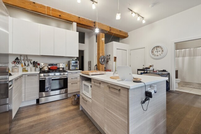 Foto del edificio - 1755 N Damen Ave