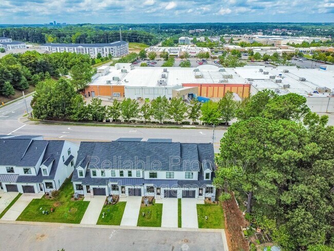 Building Photo - 6108 Fox Rd