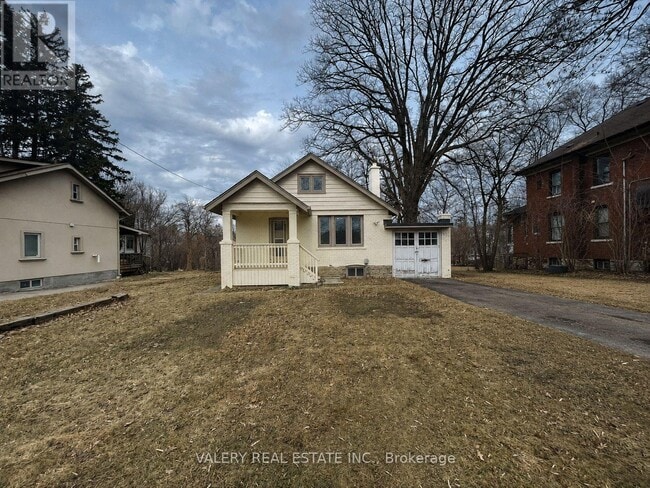 Building Photo - 1561 Hurontario St