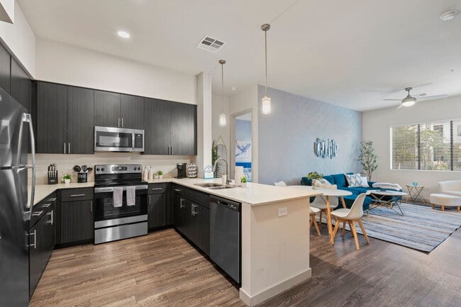 Foto del edificio - 500 W Broadway Rd