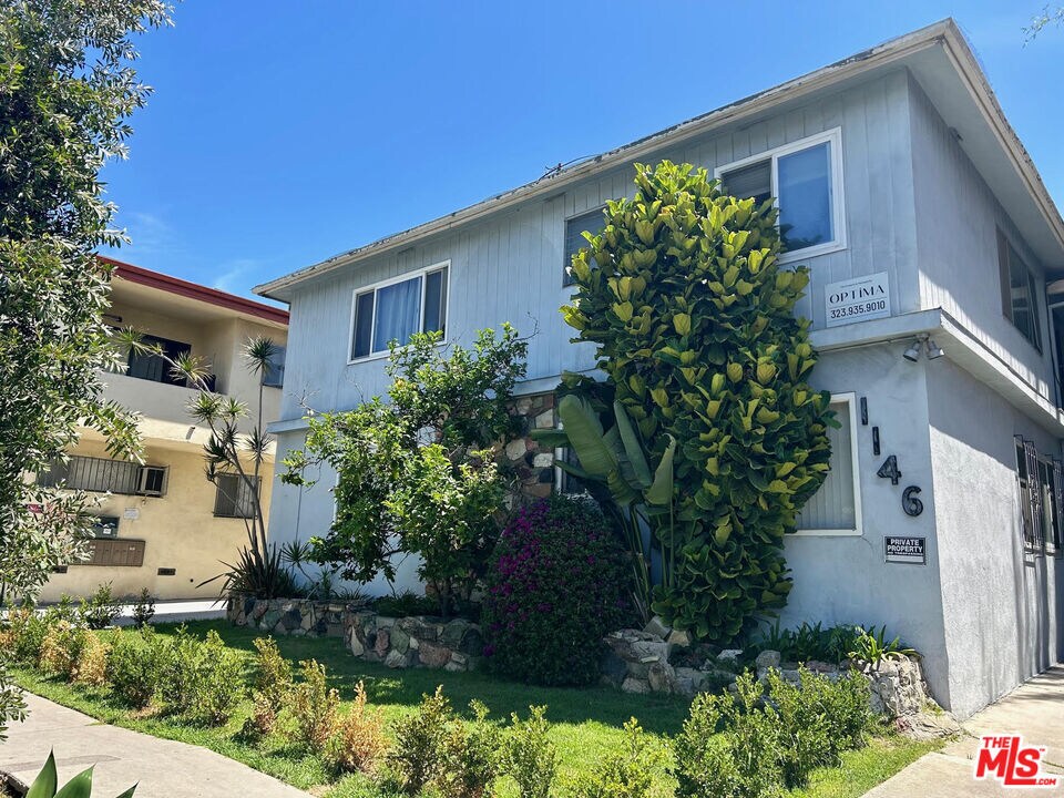 Foto principal - 1146 N Formosa Ave