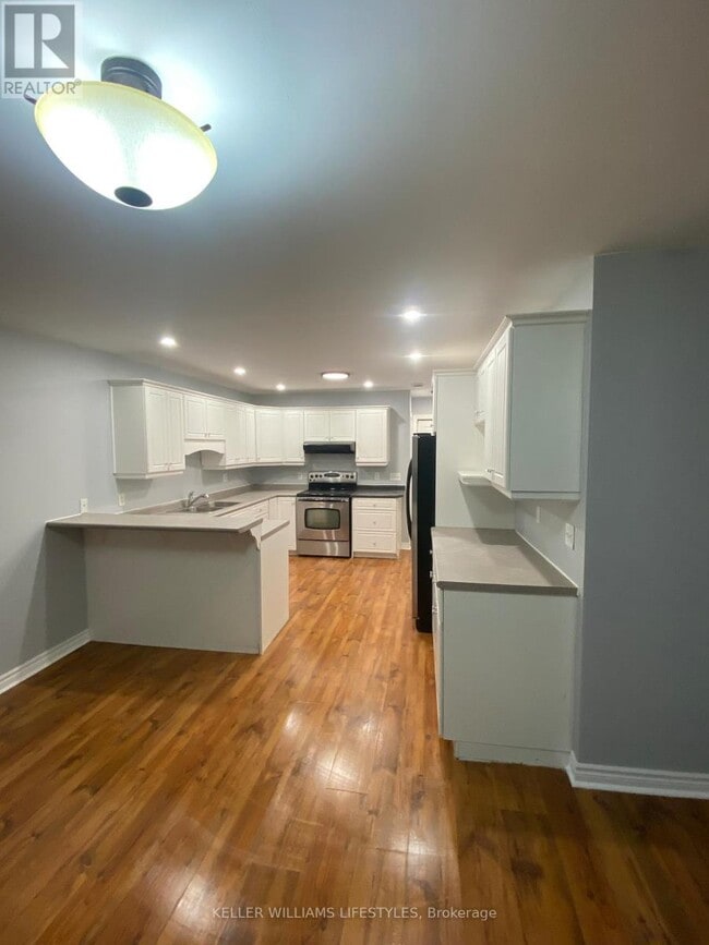 Building Photo - 39 Woodstock St S