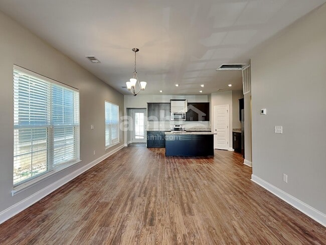 Foto del edificio - 5340 Tupelo St