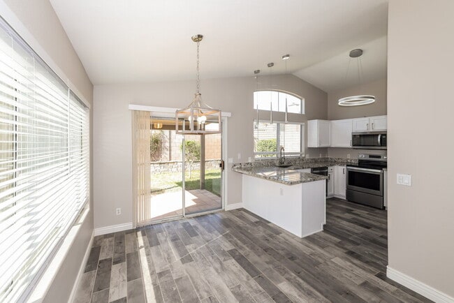 Building Photo - 3916 E Morrow Dr