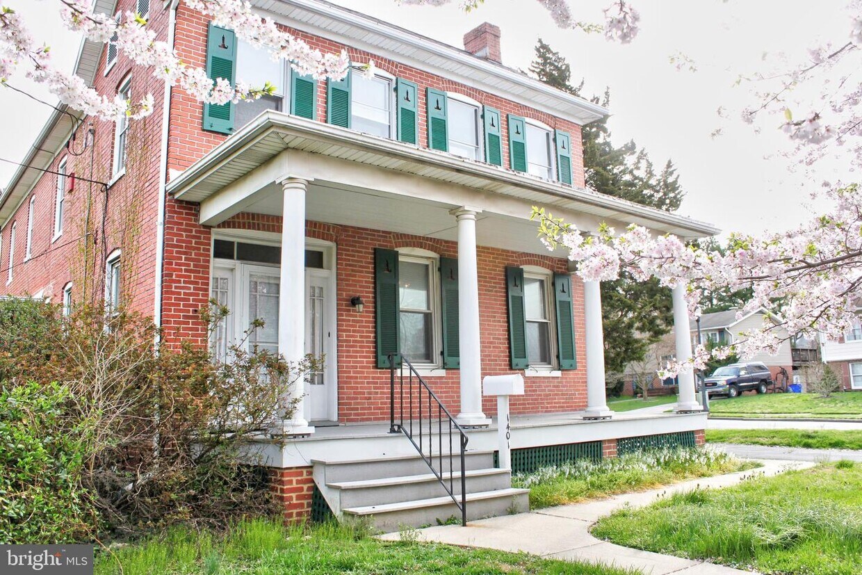 Foto principal - 1401 Rosemont Ave