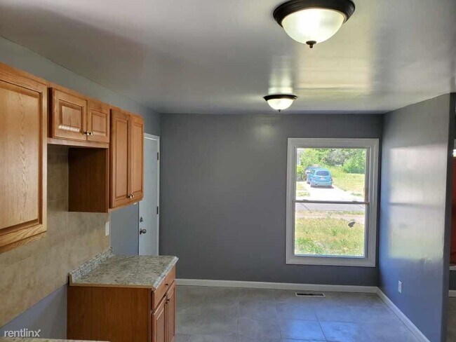 Foto del edificio - 3 br, 1 bath House - 20030 Birwood St
