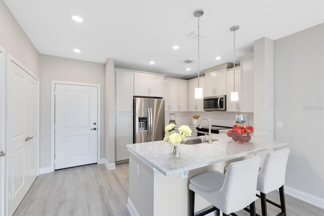 Foto del edificio - 7565 Laureate Blvd