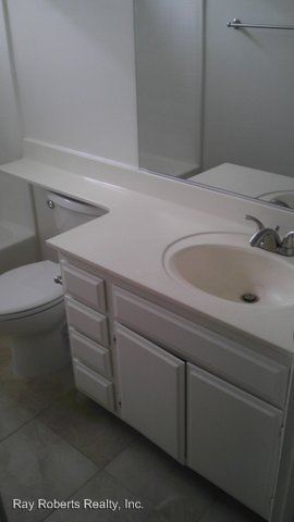 Foto del edificio - 4522 N Lakewood Blvd