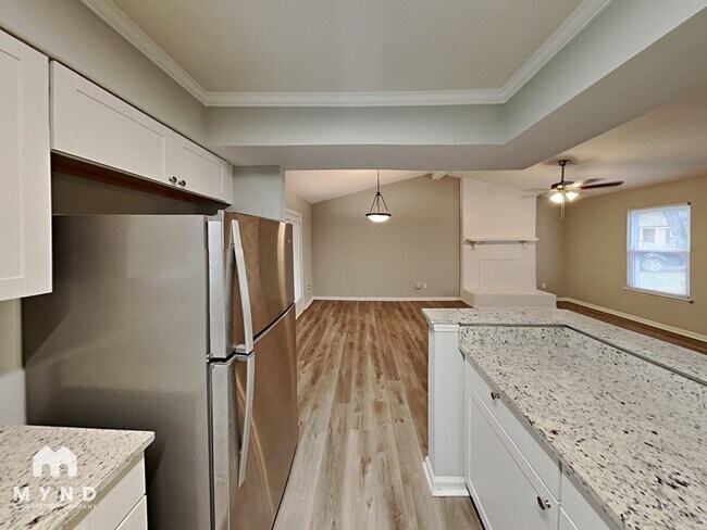Foto del edificio - 6202 Blue Jay Ln