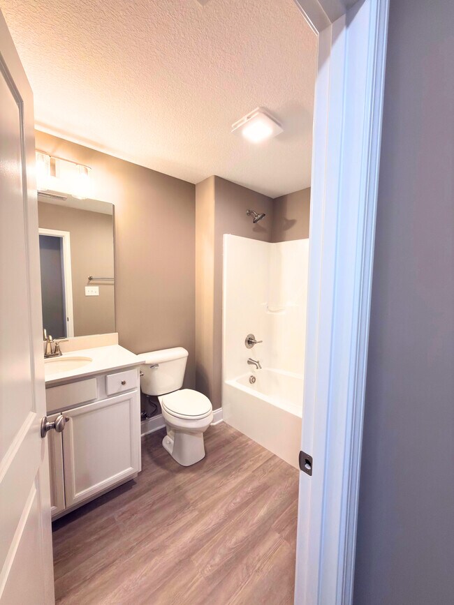 Foto del edificio - 7314 Woodpecker Wy