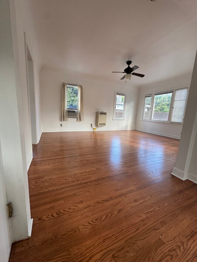 Fotografía del edificio - 3350 Hamilton Way