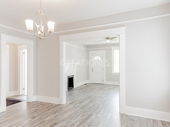Building Photo - NOW OFFERING HALF OFF THE FIRST FULL MONTH...