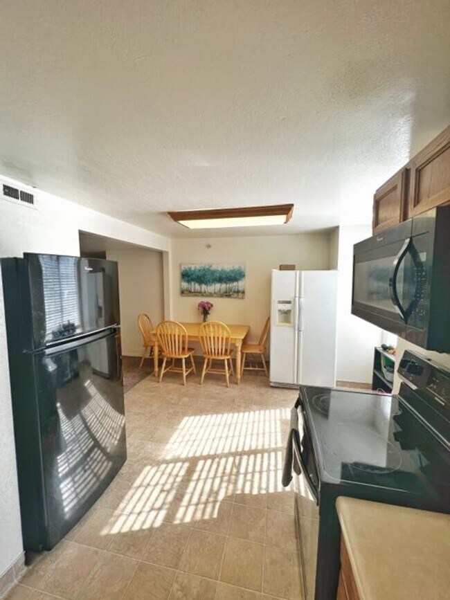 Foto del edificio - TWO SPOTS at the Old Mill apartments for Fall 2026!