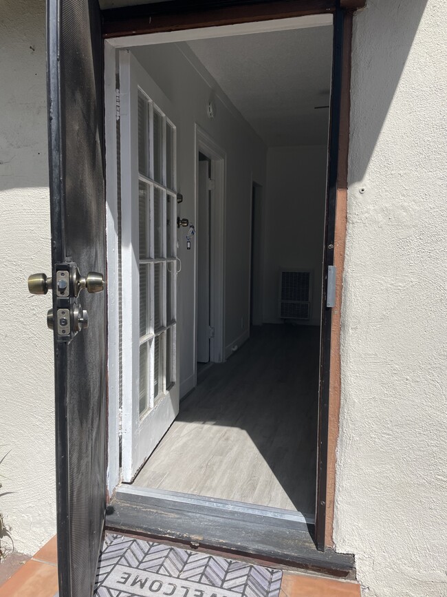Building Photo - 1145 N Formosa Ave