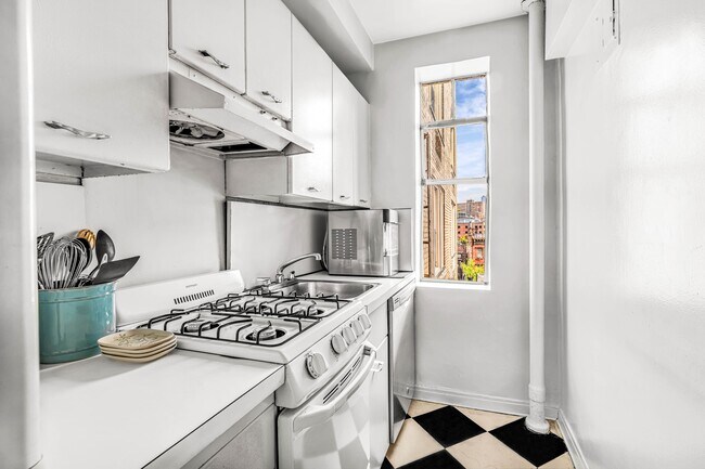 Foto del edificio - 299 W 12th St