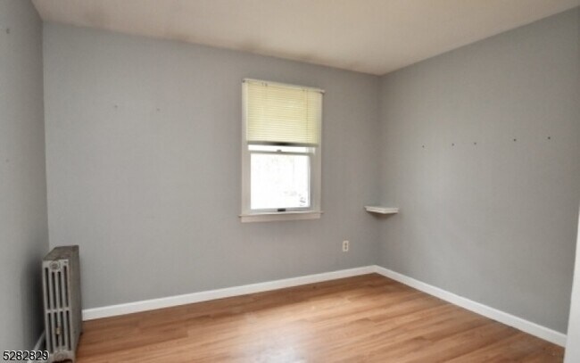 Foto del edificio - 3 Maple Ave