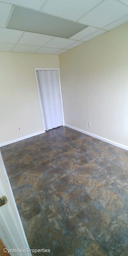 Building Photo - 2 br, 1 bath House - 304 S Jackson St