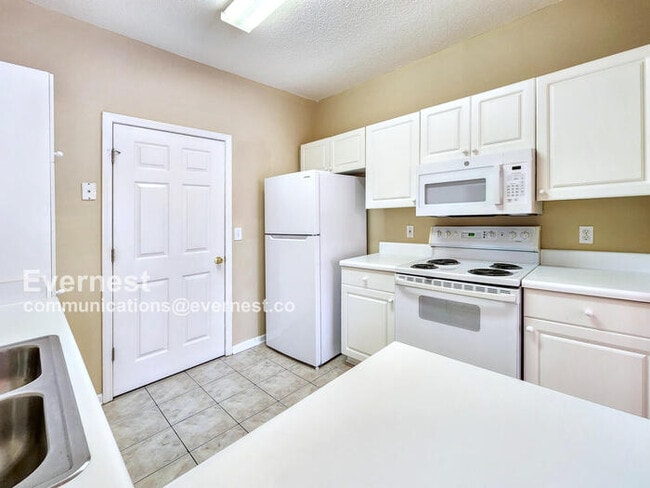 Building Photo - 207 Spring Heights Ln