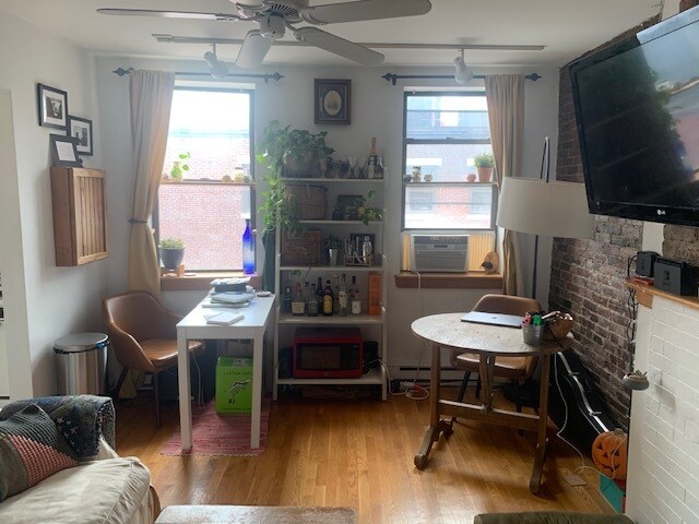 Foto del edificio - 13 Thacher St