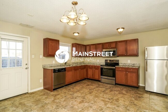 Building Photo - 4 Bedroom Pet-Friendly Home in Indianapolis, IN with Main Street Renewal