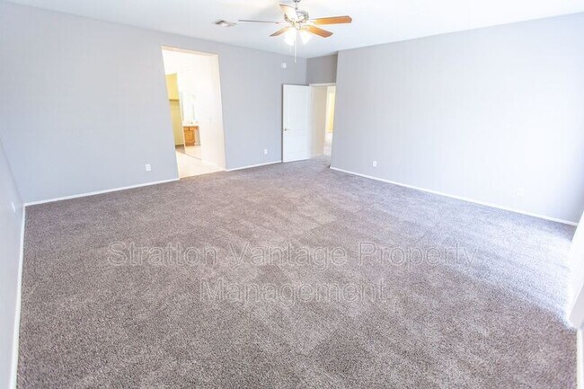 Building Photo - 16844 S 14th Ln