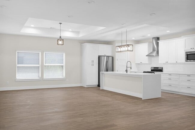 Building Photo - 257 Bentwood Dr