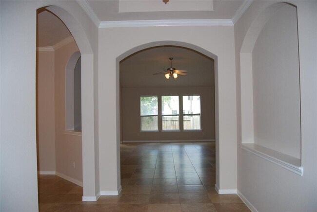 Building Photo - 122 N Archwyck Cir