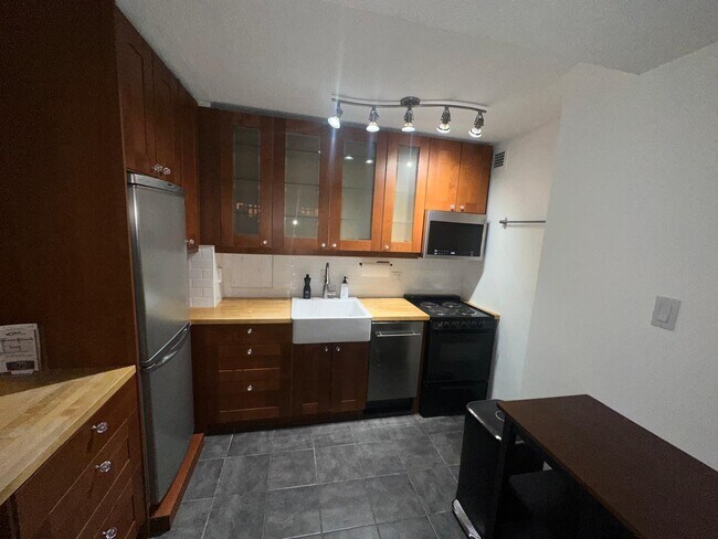 Foto del edificio - 1301 Delaware Ave SW