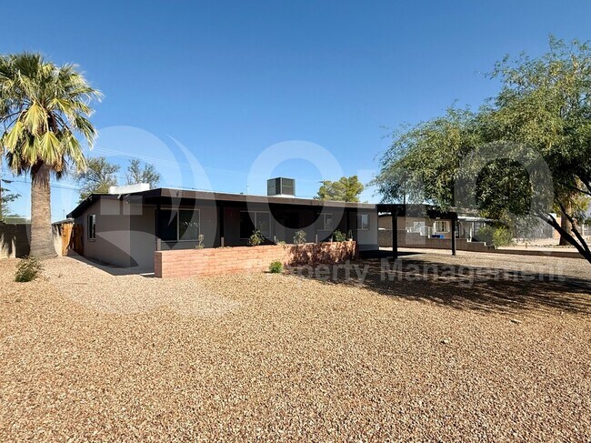 Foto del edificio - 518 S Mann Ave