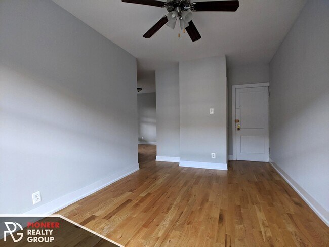 Foto del edificio - 947 W Cornelia Ave