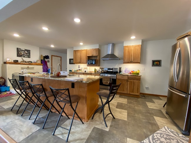 Building Photo - 301 La Luz Ln