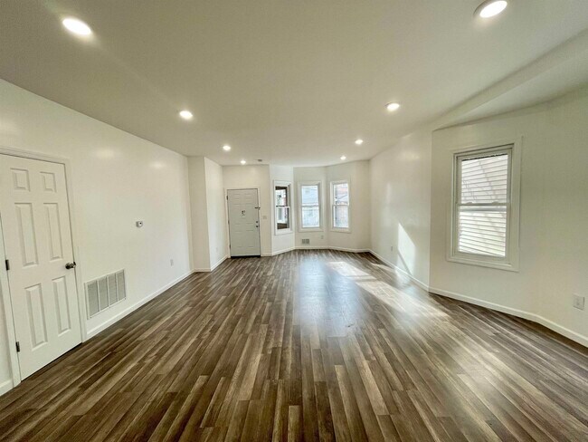 Foto del edificio - 232 Bayview Ave