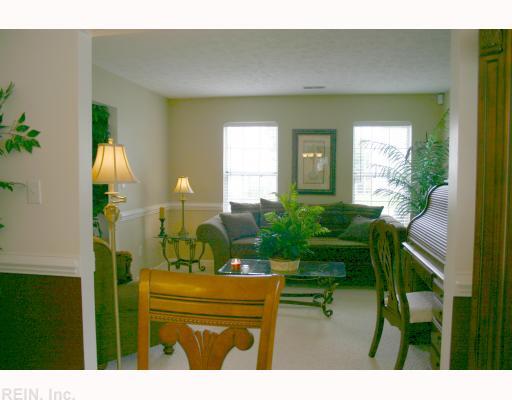 Building Photo - 805 Thimbleby Dr