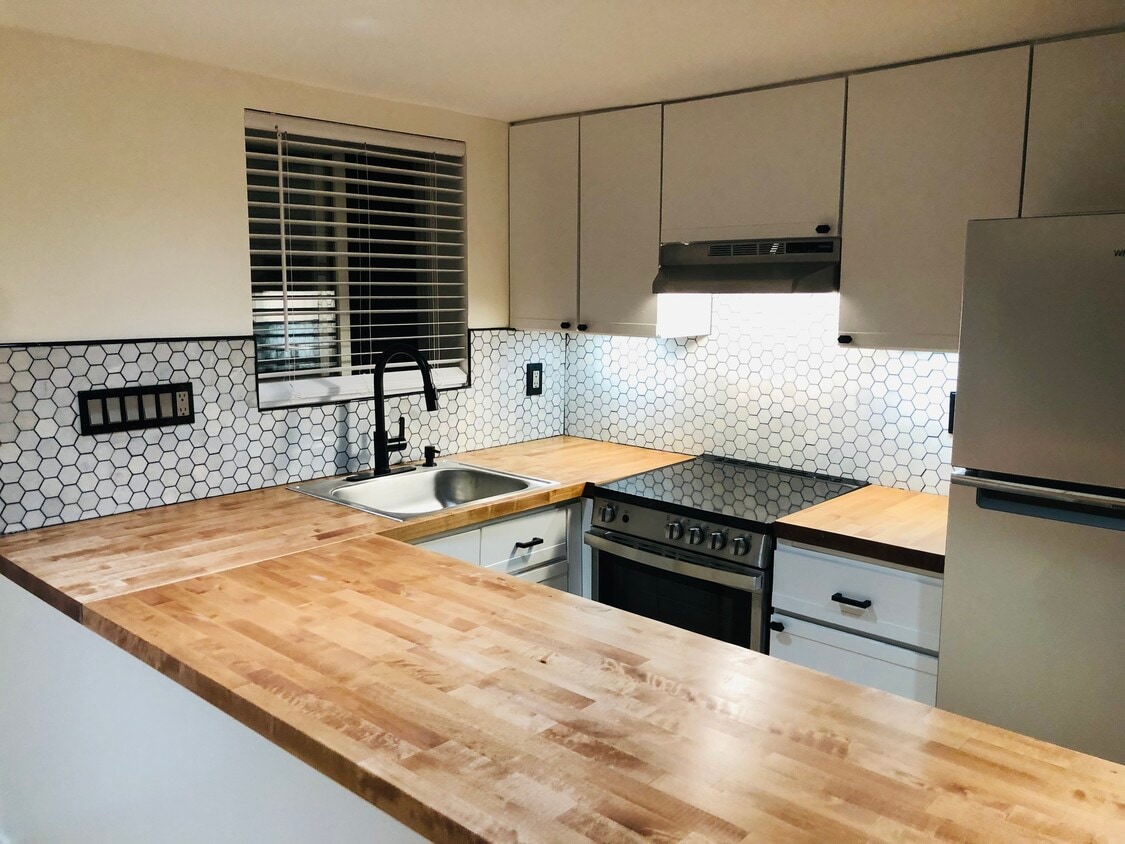 21 Soloff Blvd Unit Studio, Inwood, NY 11096 Apartments in Inwood, NY