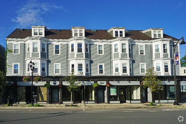 Building Photo - 165 Broadway