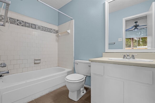 Foto del edificio - 4830 Hickorygate Dr