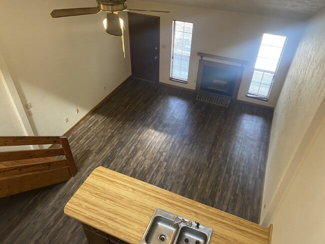 Building Photo - 1/1 With A loft! Perfect One Bedroom at A Great Price!