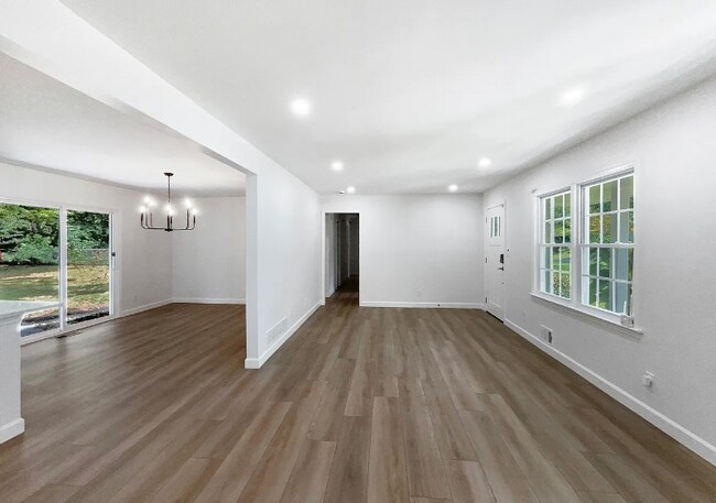 Foto del edificio - 3178 Rainbow Ridge Rd