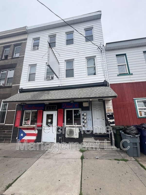 Building Photo - 225-227 N 8th St