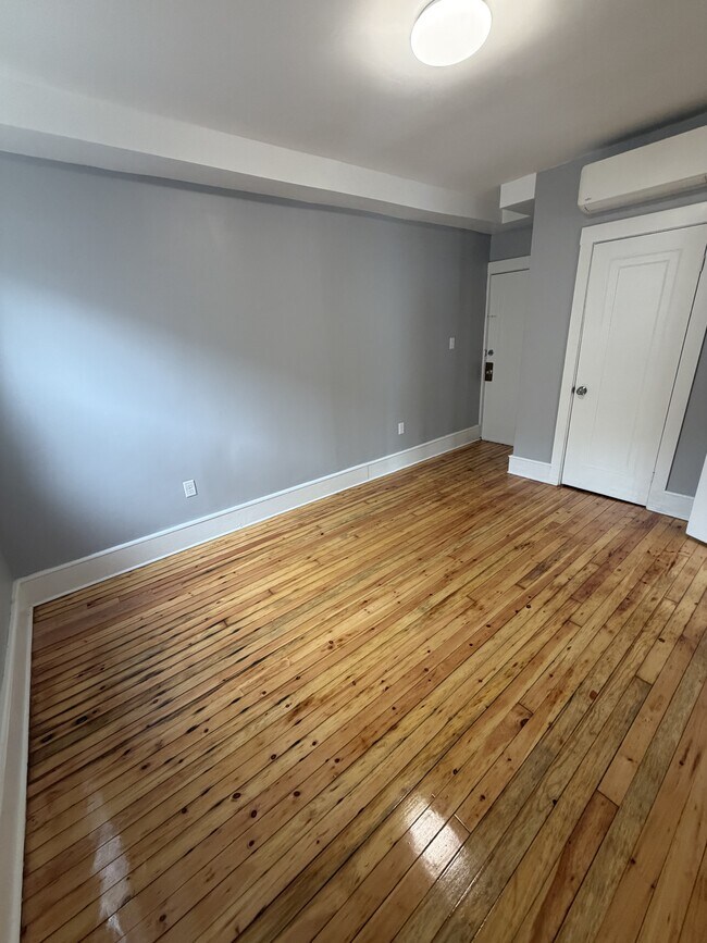 Foto del edificio - 2111-2113-2113 Acushnet Ave
