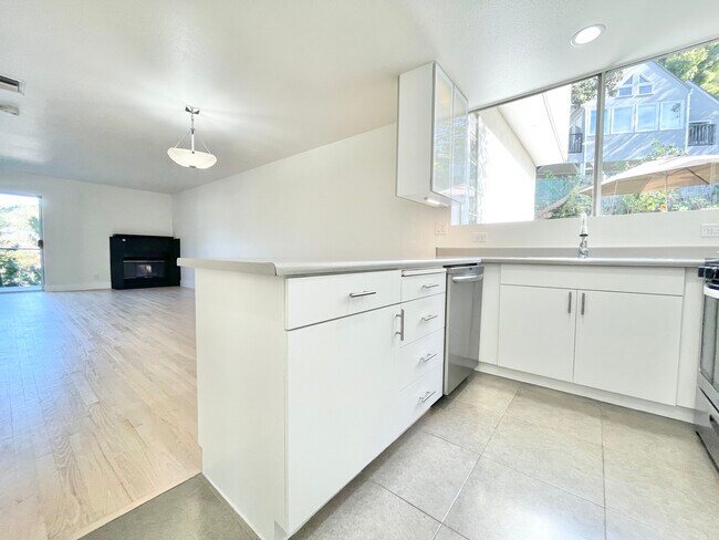 Foto del edificio - 2100 Griffith Park Blvd