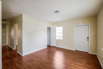 Building Photo - 1815 NE 178th St
