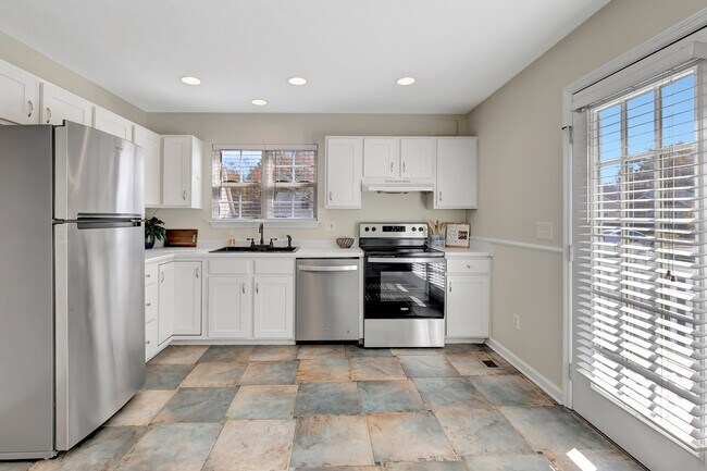 Foto del edificio - 1549 Cora Dr