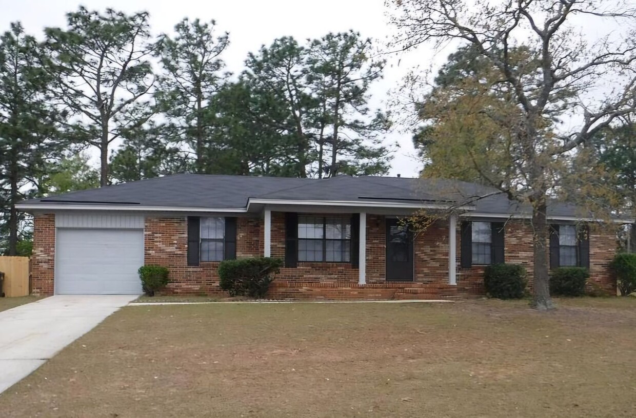 Primary Photo - 3 BR Home in Quail Ridge