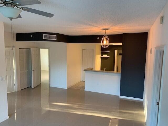 Building Photo - 2803 Sarento Pl