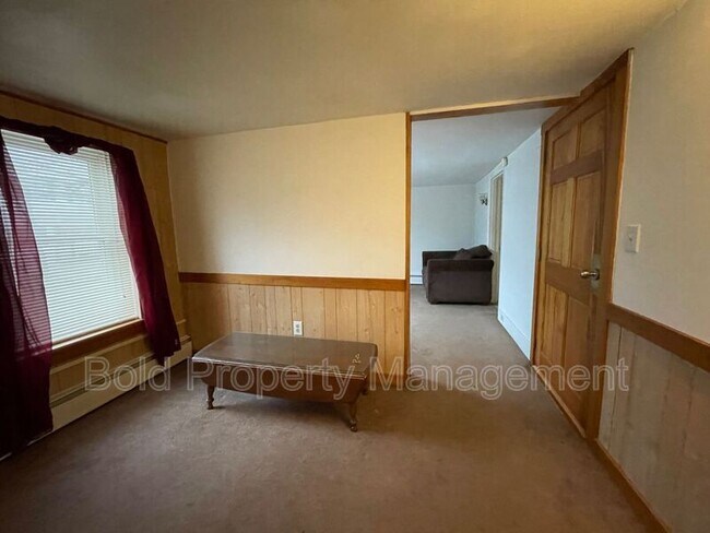 Building Photo - 228-232 W Market St