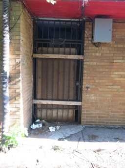 Building Photo - 9136 S Anthony Ave