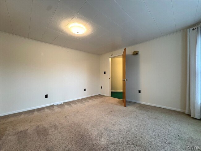 Building Photo - 843 Davidson St